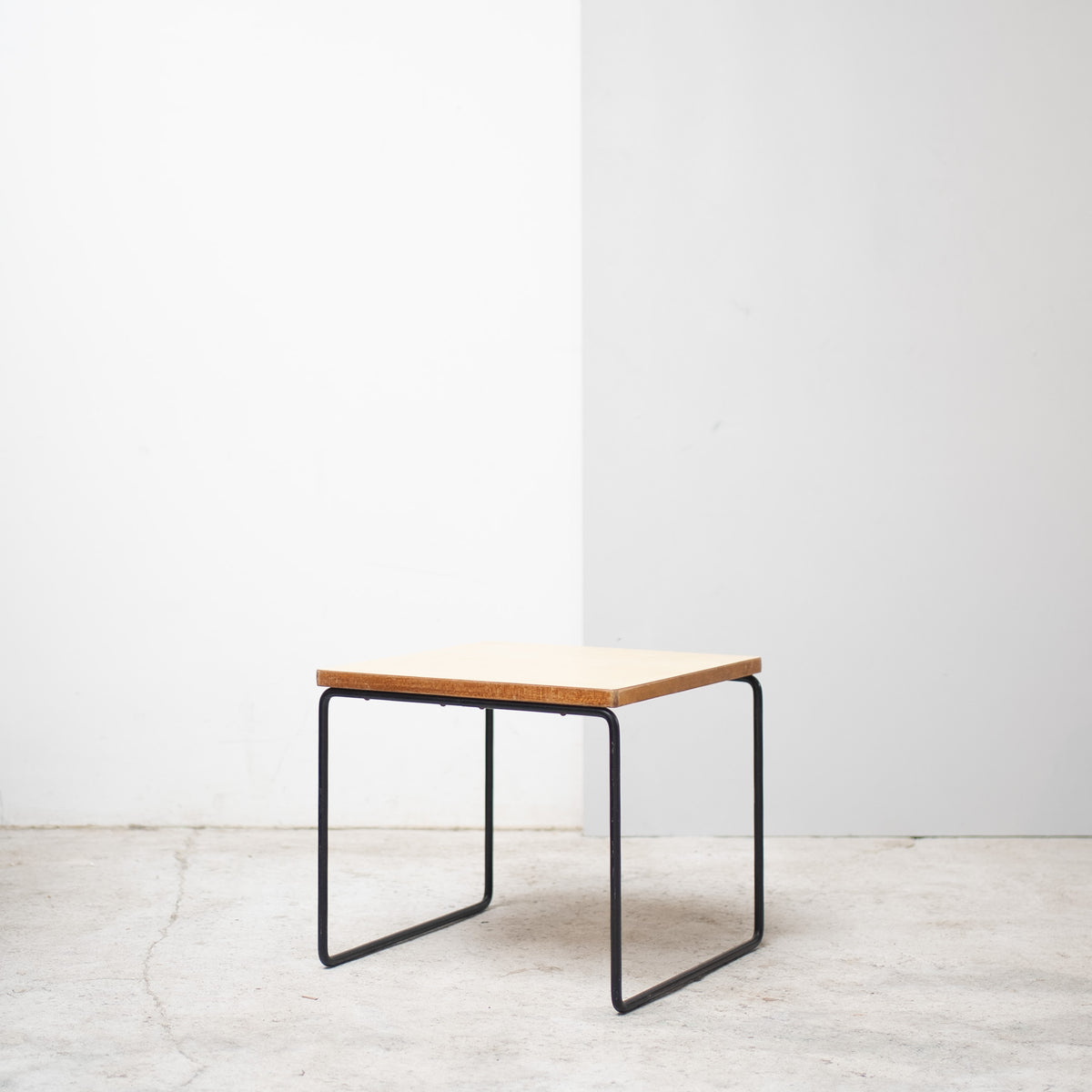 ピエールガーリッシュのサイドテーブル VOLANTE Side Table by Pierre Guariche – Archeologie Studio ONLINE SHOP