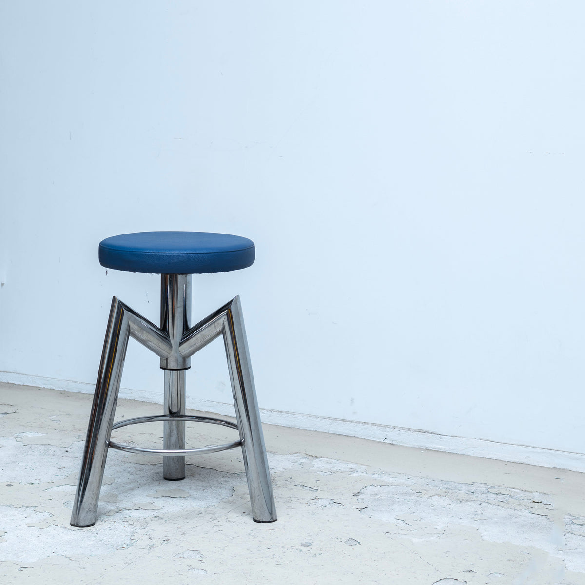 Metal 3Legs Stool from Italy – Archeologie Studio ONLINE SHOP