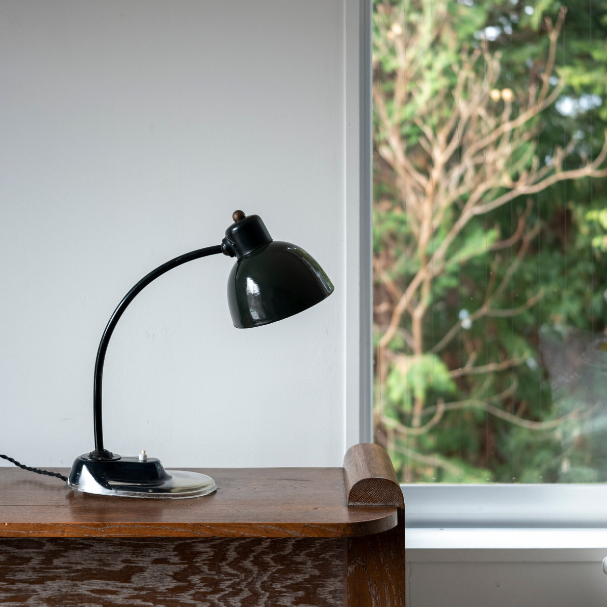 ドイツ製 Desk Lamp (Round lamp shade)