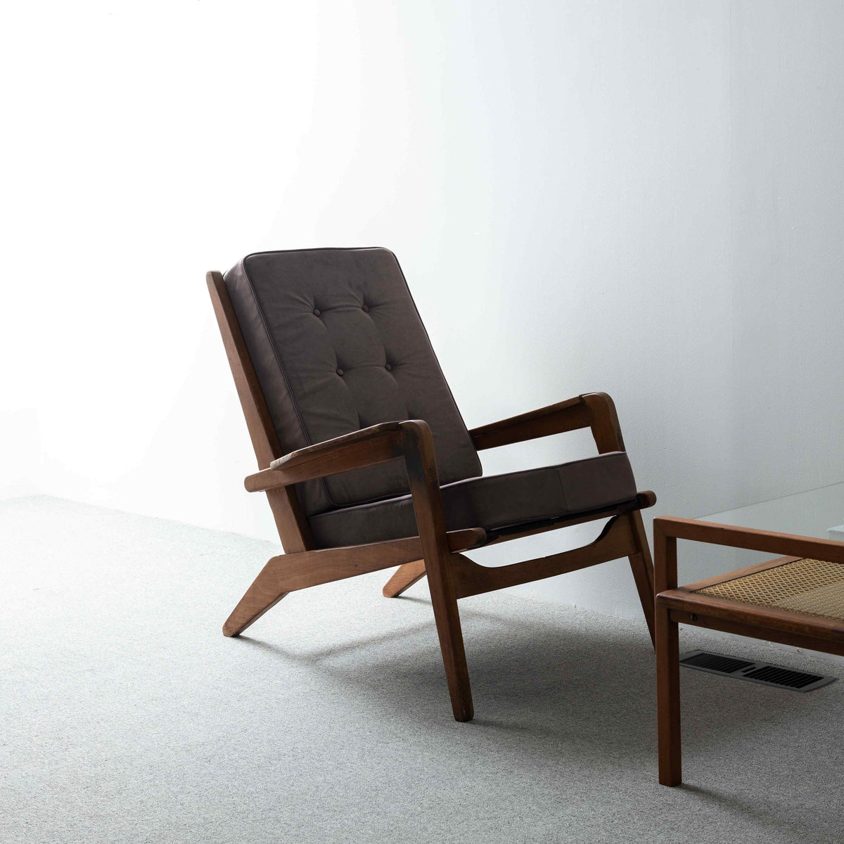 [FS-105] Easy Armchair by Pierre Guariche