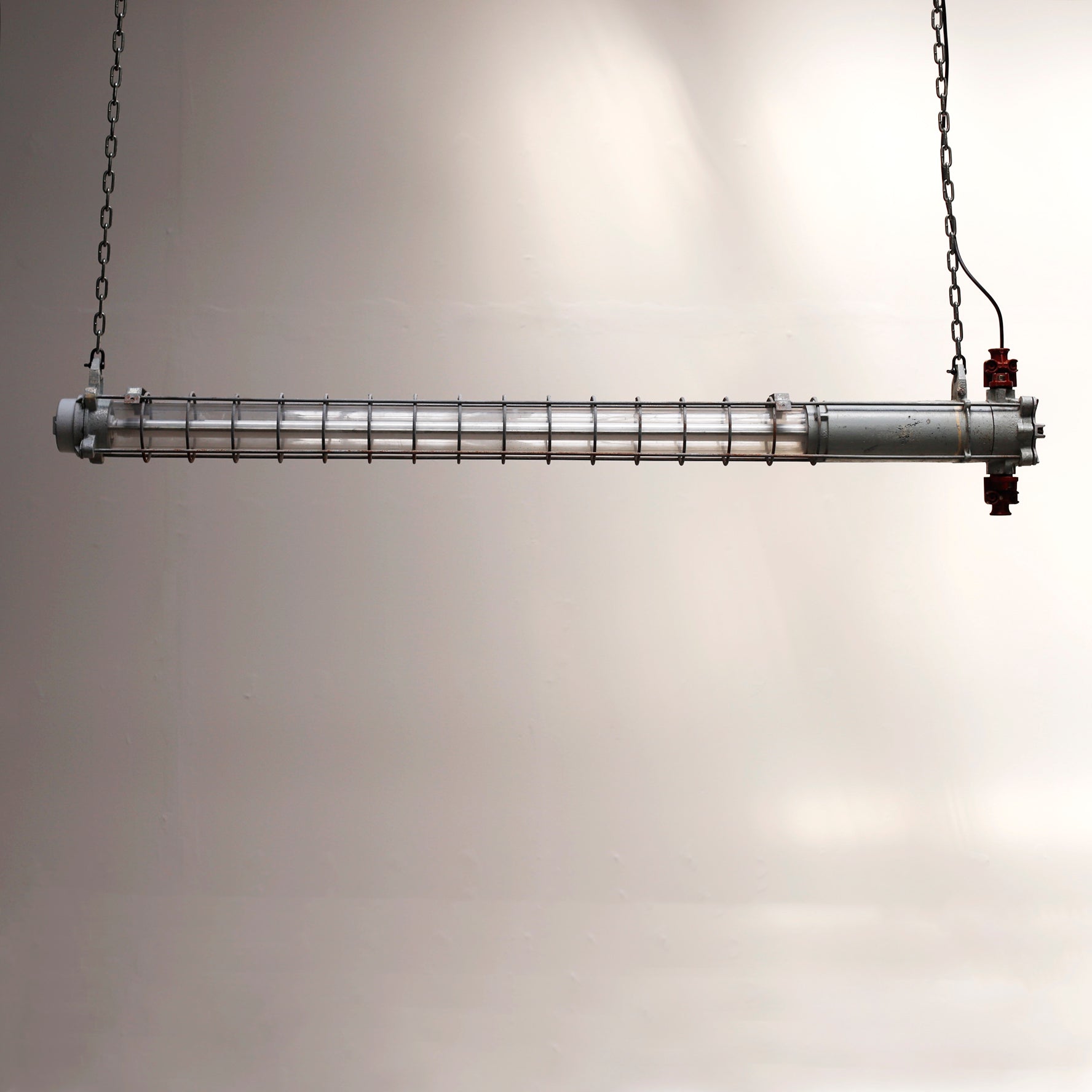 Vintage Industrial Fluorescent Light | インダストリアル